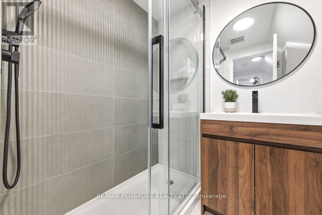 131 PATRICK AVENUE — photo 24