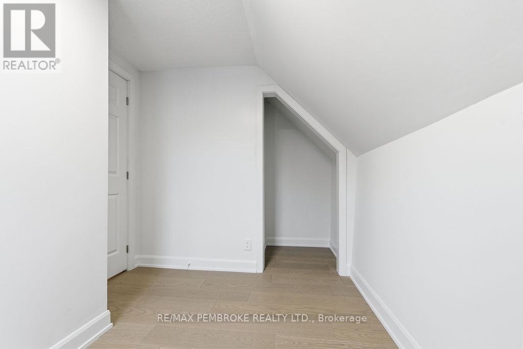 131 PATRICK AVENUE — photo 28
