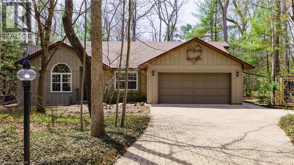 10325 GRAND OAKS Drive, Grand Bend, Ontario, N0M1T0 — Photo 2
