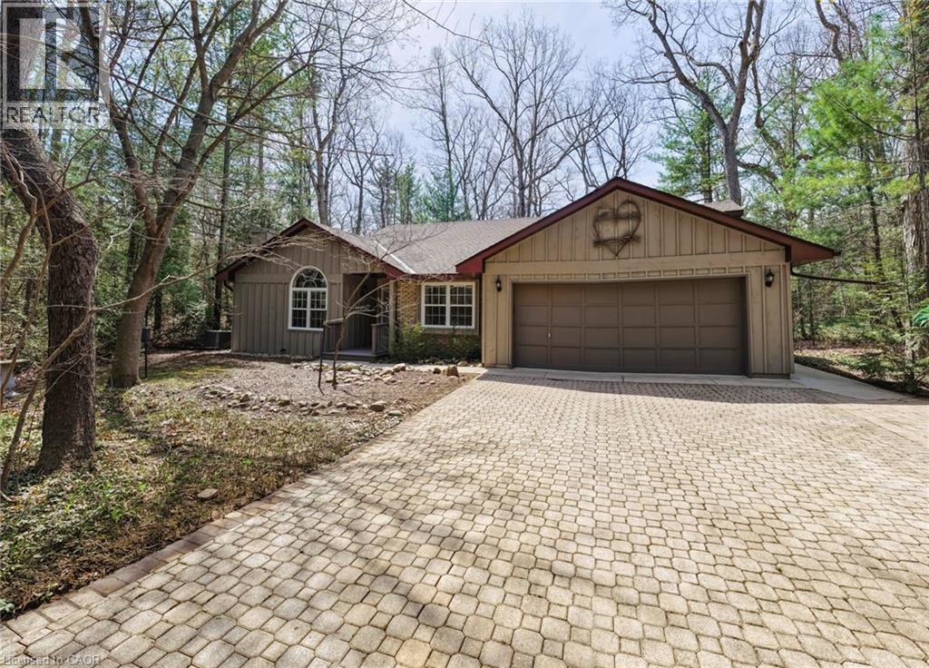 10325 GRAND OAKS Drive, Grand Bend, Ontario, N0M1T0 — Photo 3