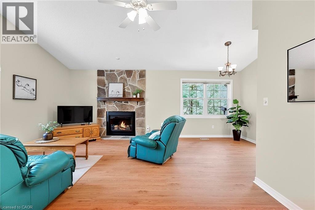 10325 GRAND OAKS Drive, Grand Bend, Ontario, N0M1T0 — Photo 9