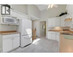 10325 Grand Oaks Drive, Grand Bend, ON N0M1T0 Photo 11