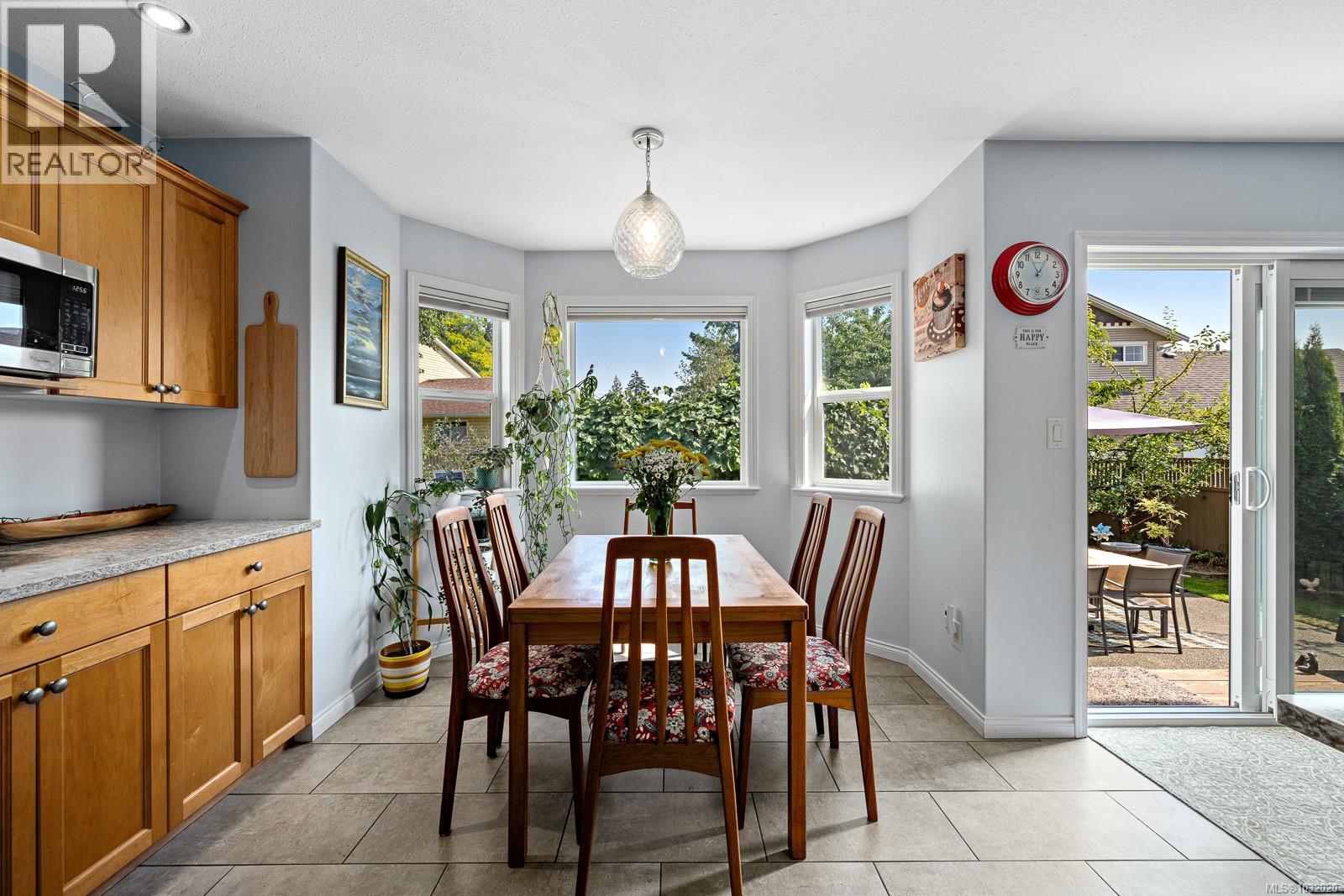 Dining / Breakfast Nook