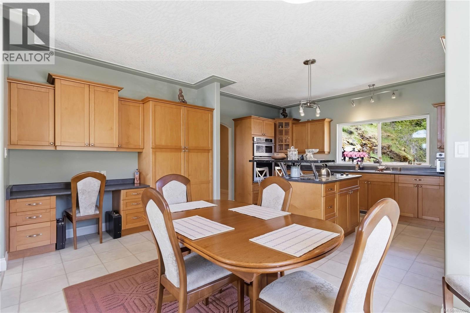  3533 Sunheights Drive, Langford
