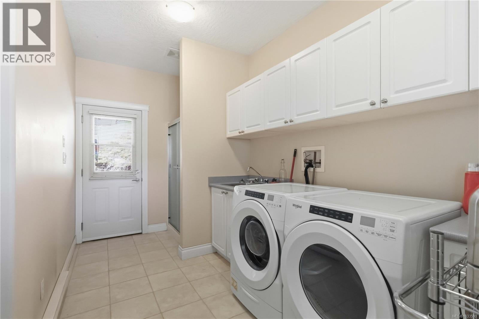  3533 Sunheights Drive, Langford