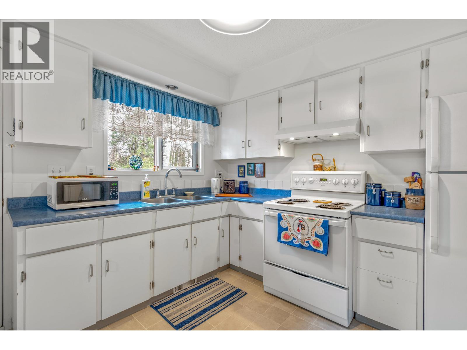 Bathroom of 2566 BORDEN CRESCENT · Prince George, BC