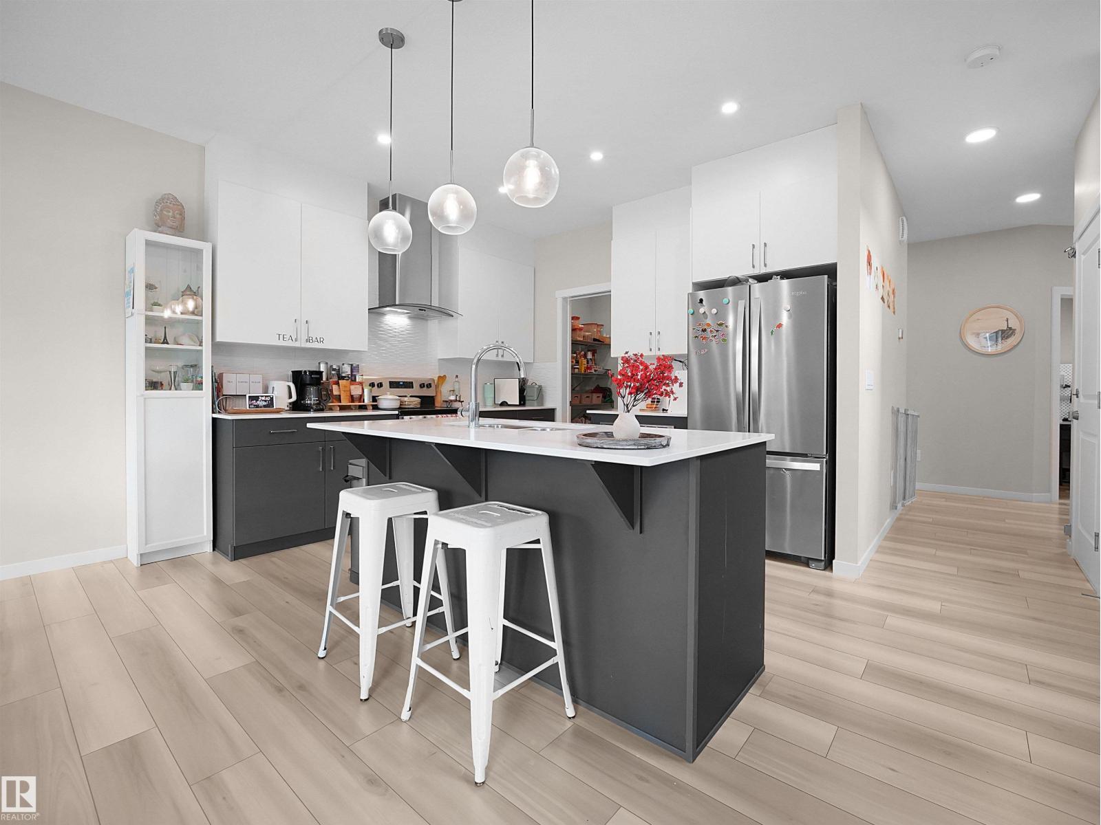 2412 206 Street NW NW, Edmonton