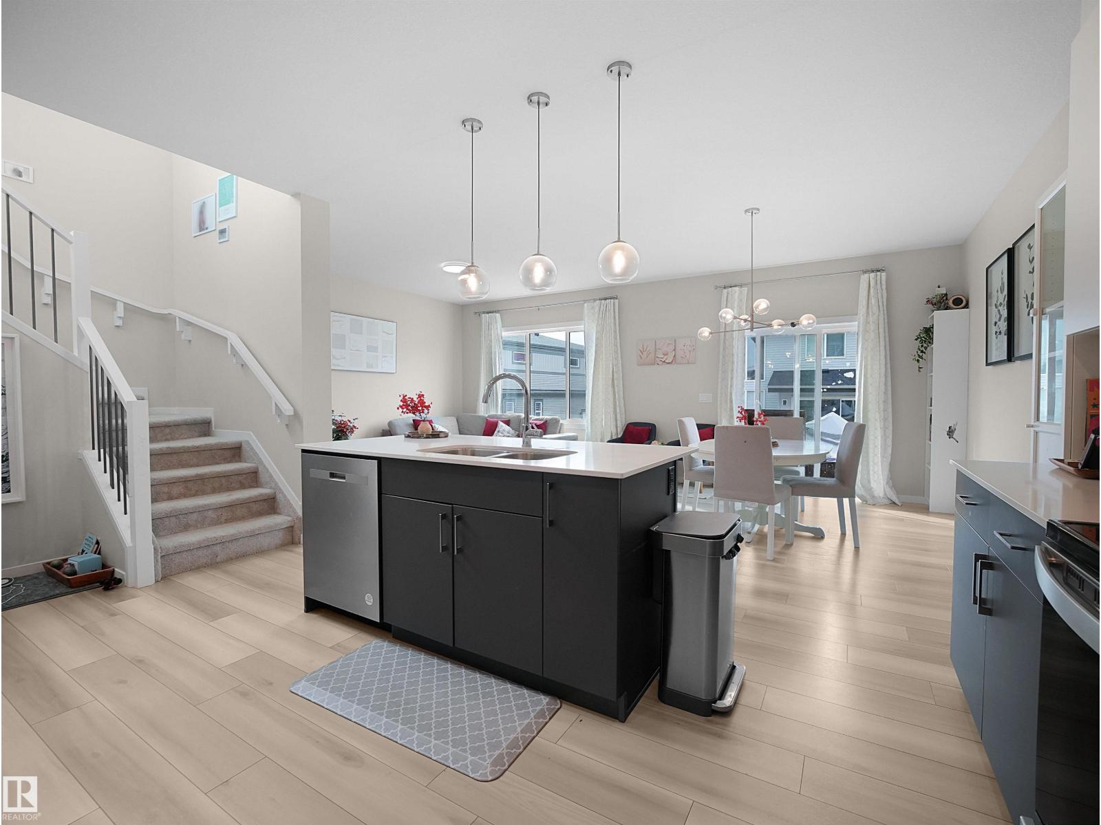 2412 206 Street NW NW, Edmonton