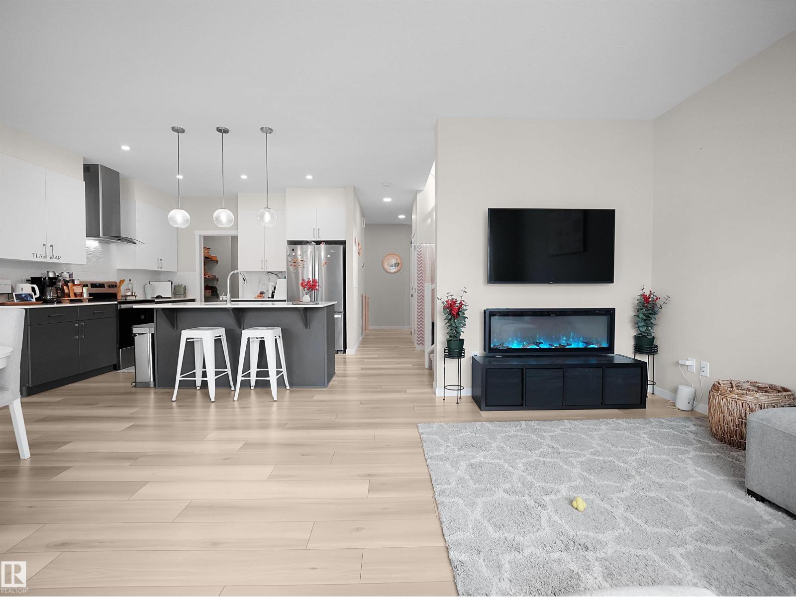 2412 206 Street NW NW, Edmonton