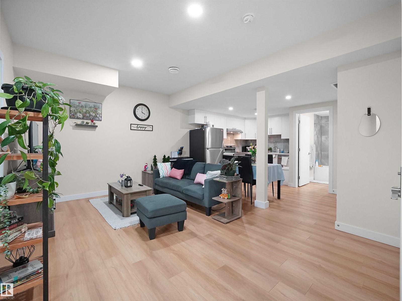 2412 206 Street NW NW, Edmonton