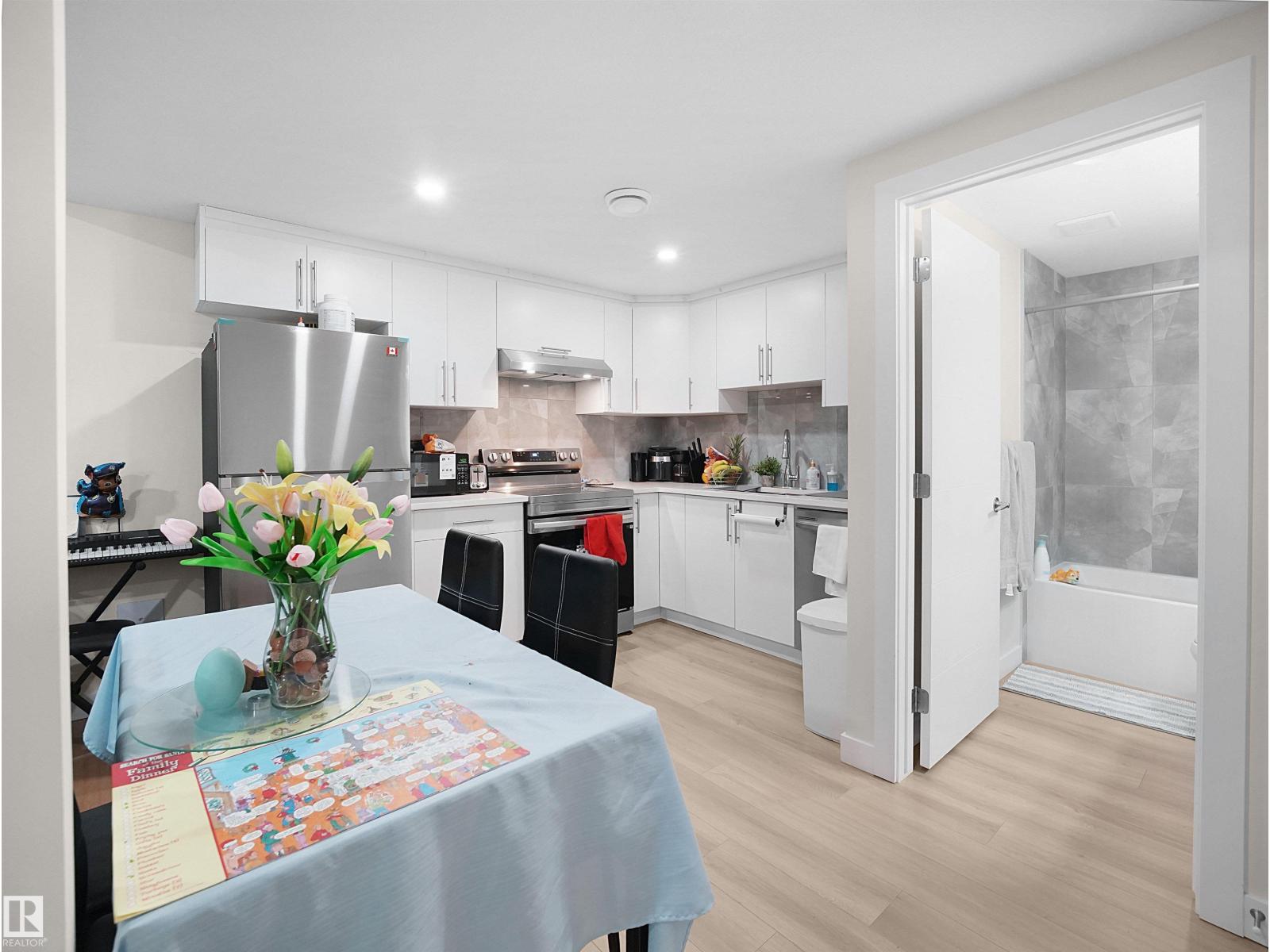 2412 206 Street NW NW, Edmonton