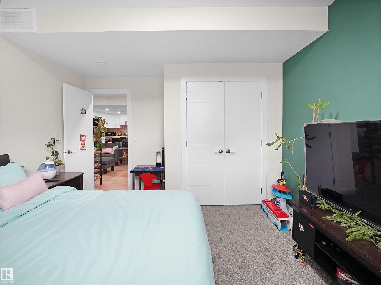 2412 206 Street NW NW, Edmonton