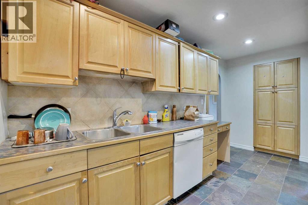 1468 Renfrew Drive NE - 18