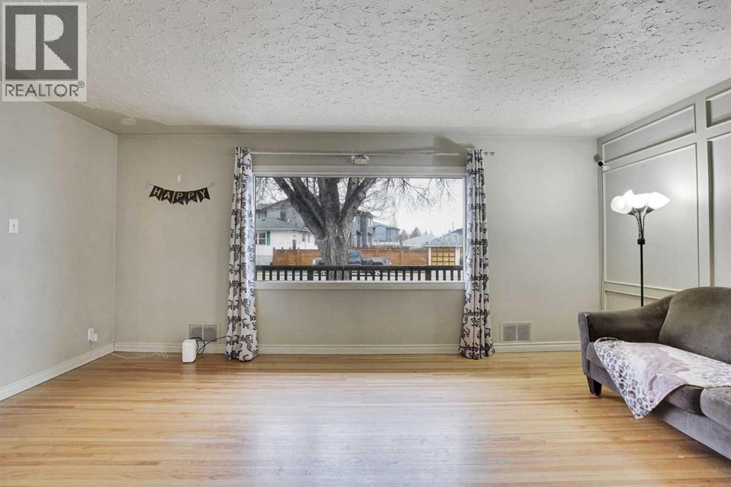 1468 Renfrew Drive NE — photo 9