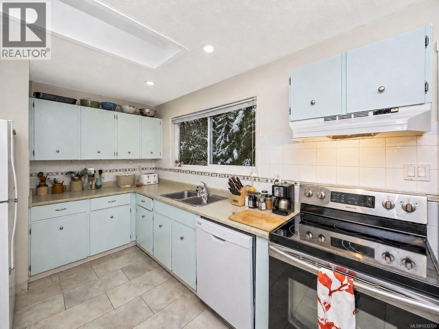 3082 McCauley Dr - 6