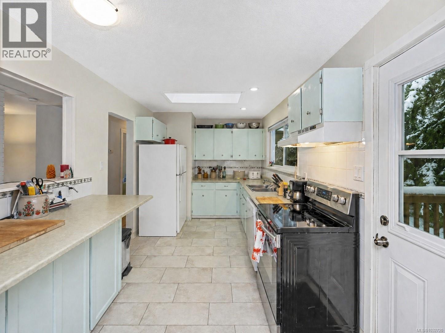 3082 McCauley Dr - 8