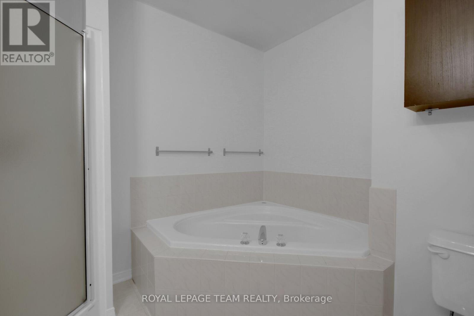 89 THORNBURY CRESCENT — photo 19