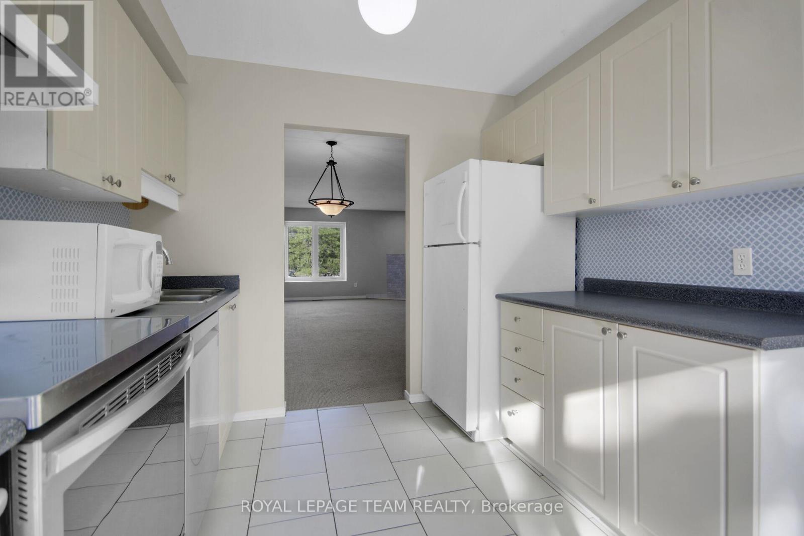 89 THORNBURY CRESCENT — photo 13