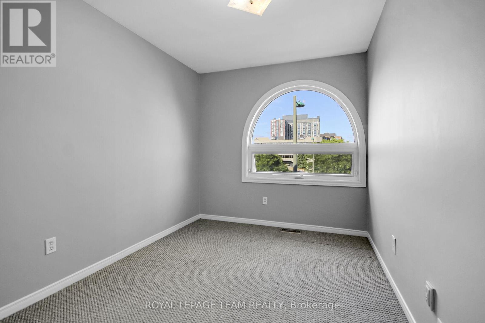 89 THORNBURY CRESCENT — photo 22