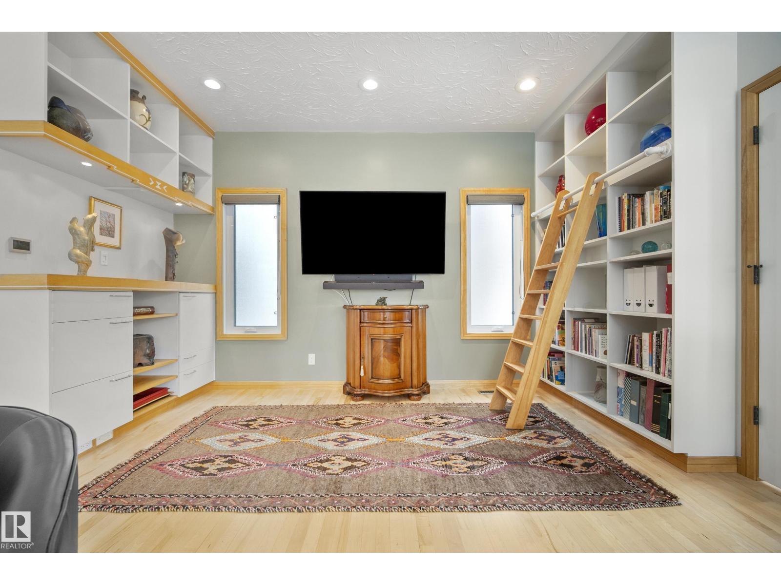 9604 100A ST NW, Edmonton