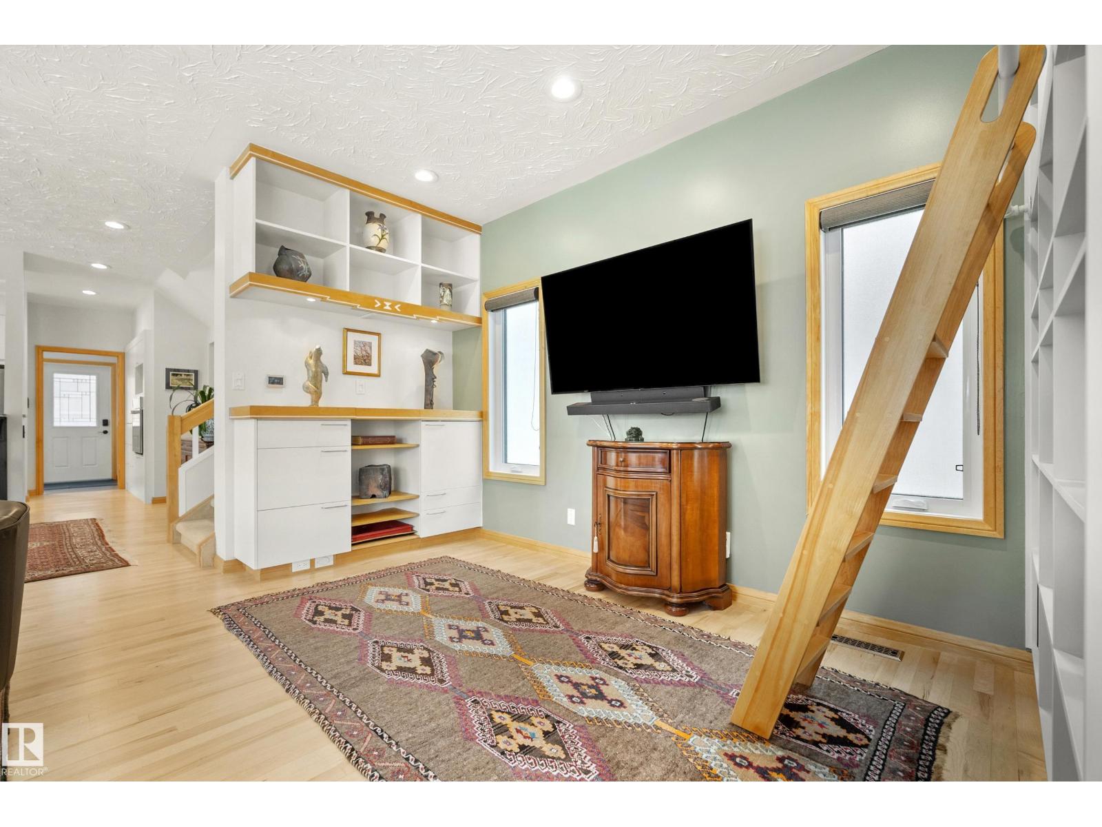 9604 100A ST NW, Edmonton