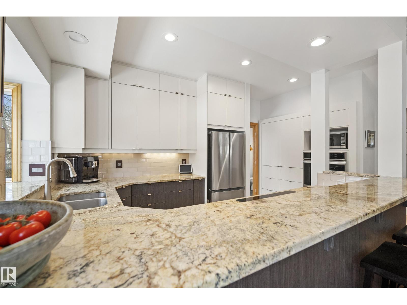 9604 100A ST NW, Edmonton