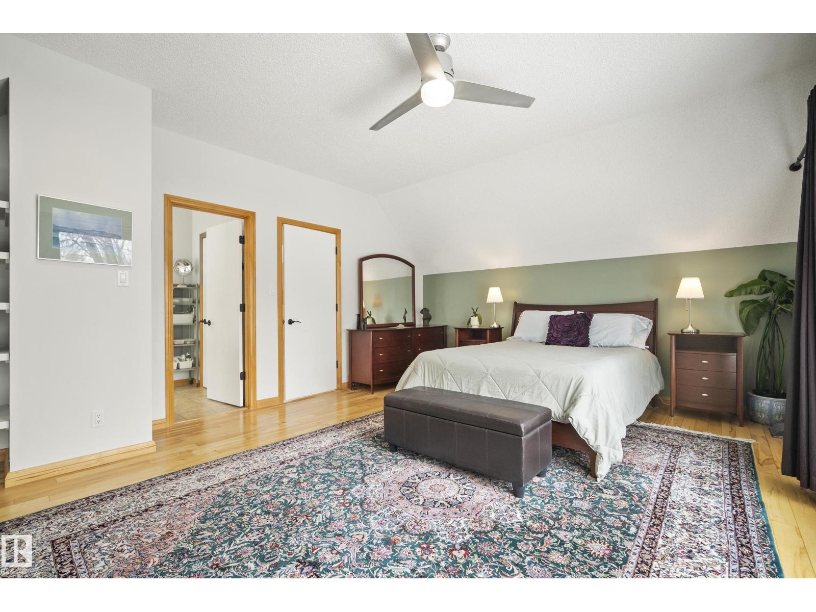 9604 100A ST NW, Edmonton