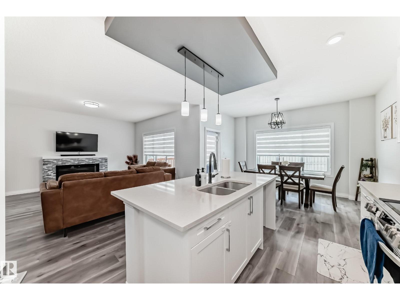 7035 CHIVERS LO SW, Edmonton