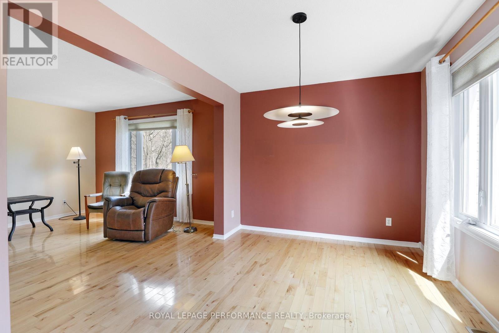108 FELTON CRESCENT — photo 15