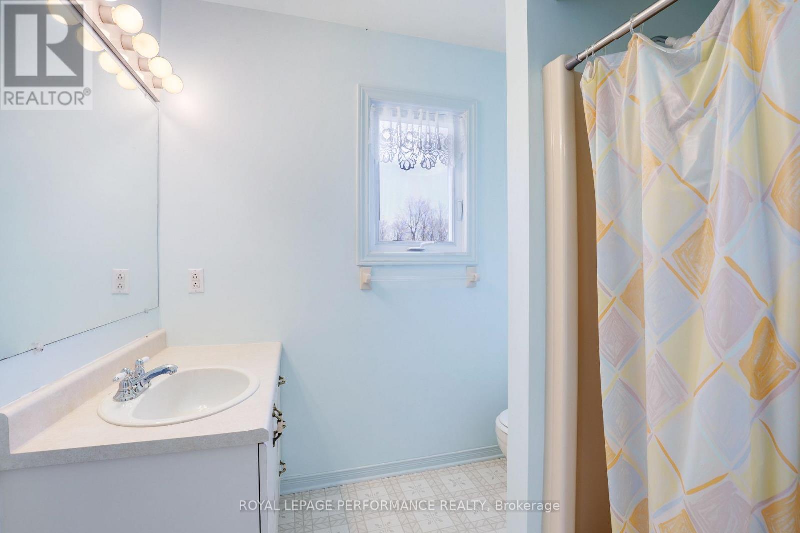 108 FELTON CRESCENT — photo 19