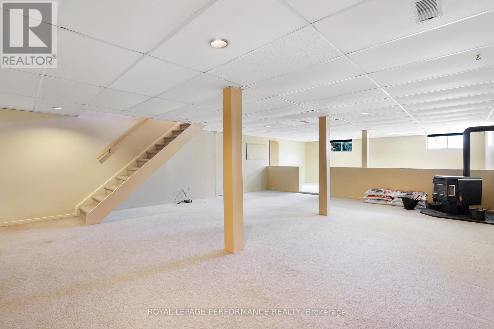 108 FELTON CRESCENT — photo 24