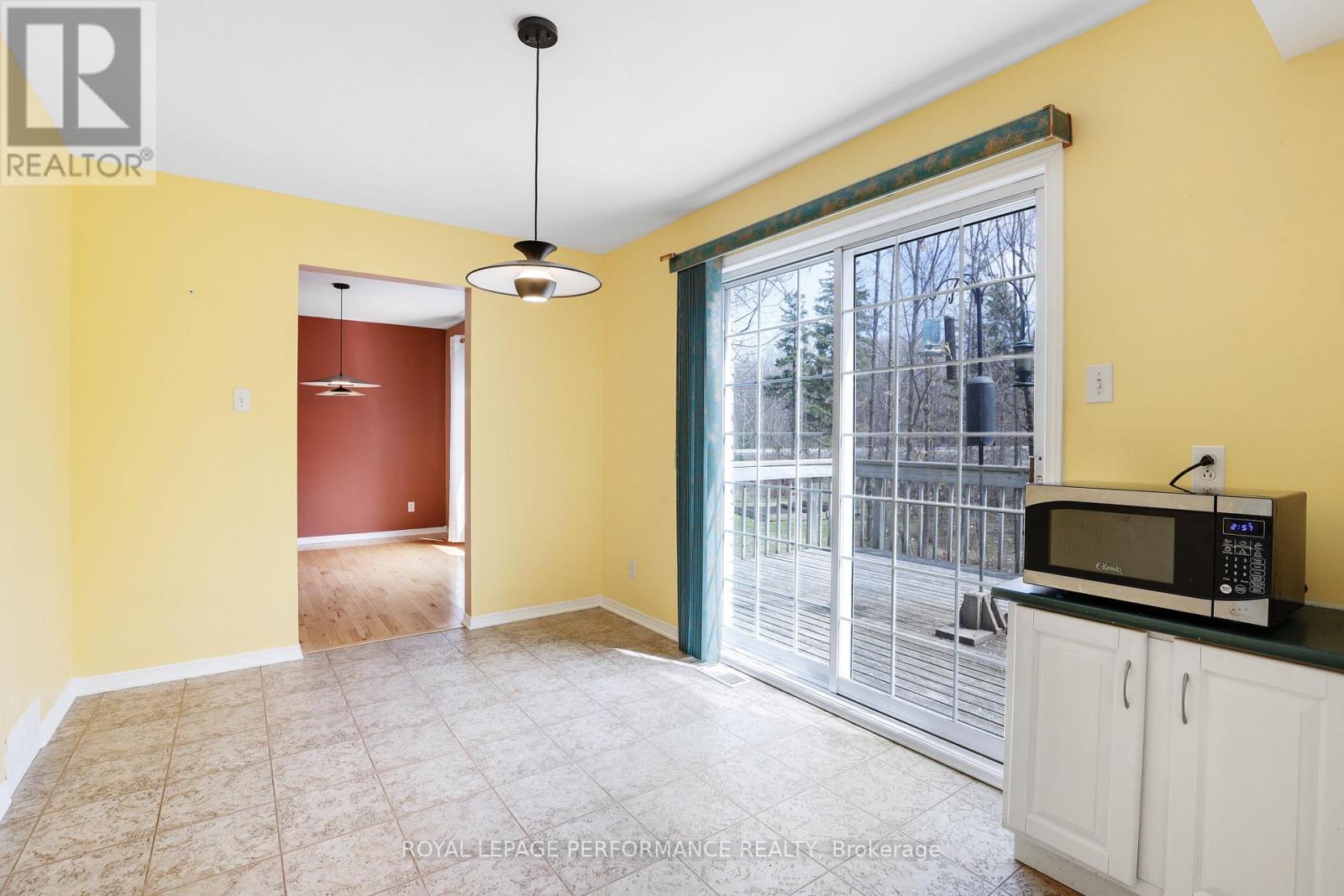 108 FELTON CRESCENT — photo 9