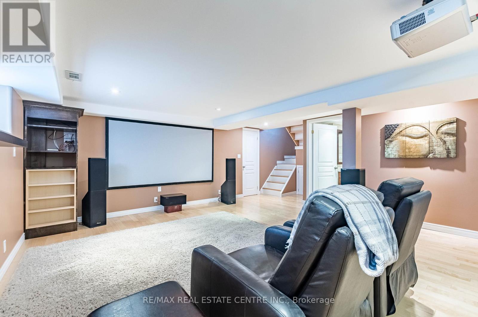 37 MAPLE AVENUE N - 26