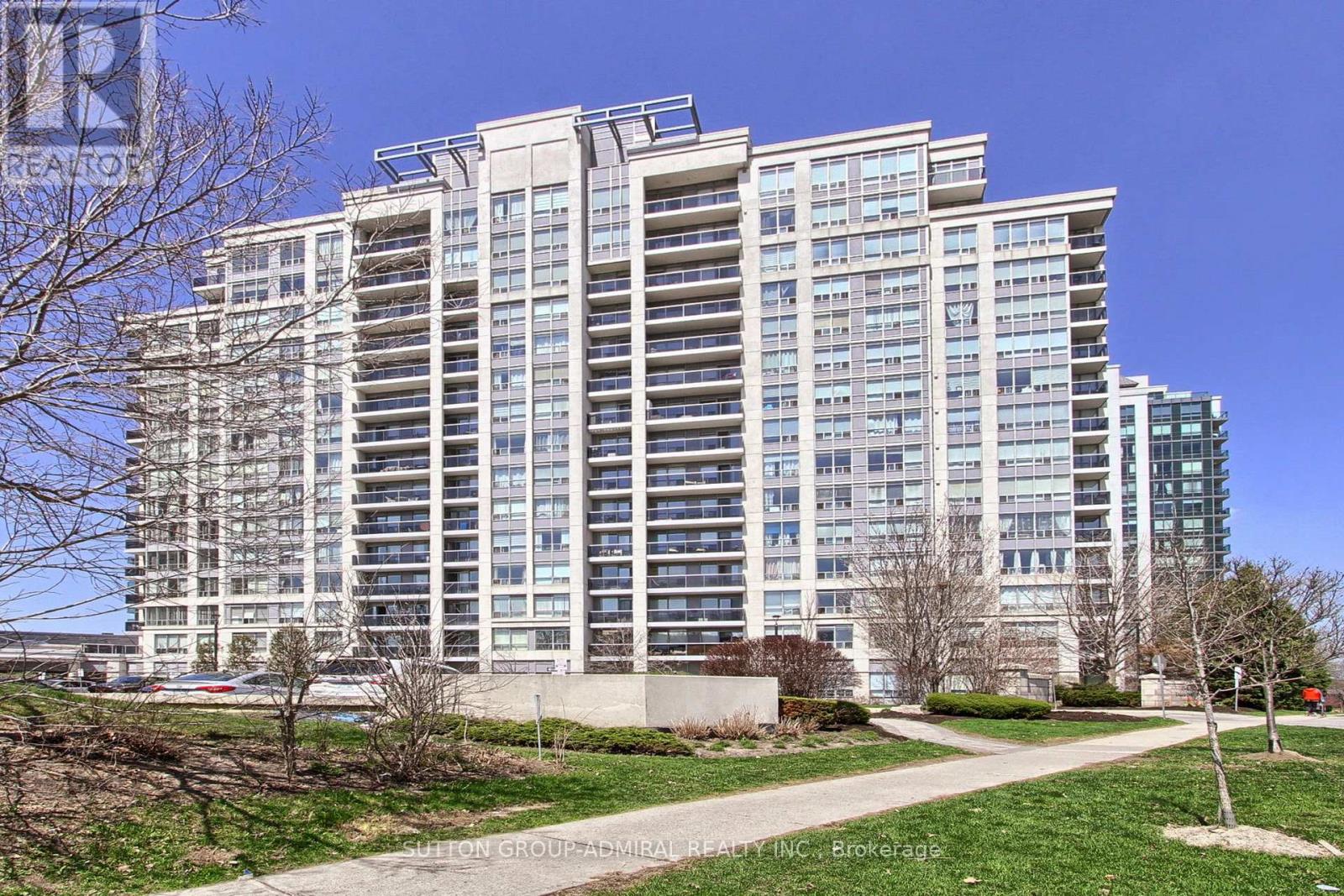 Listing photo of 905 - 50 DISERA DRIVE