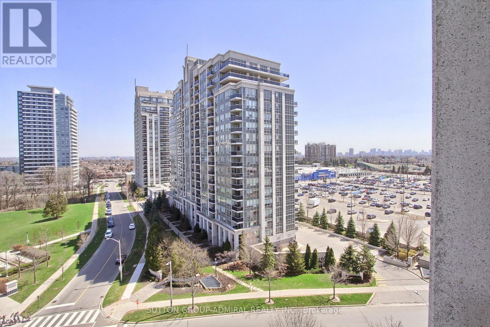 #905 50 DISERA DRIVE - 31