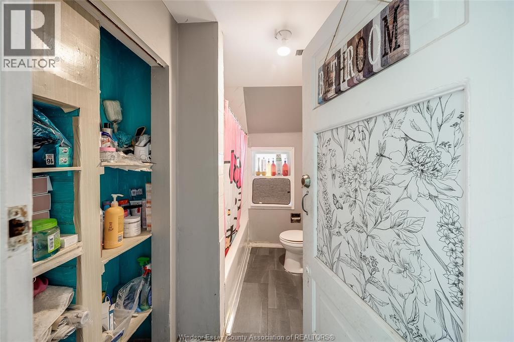 120 TALBOT STREET West — photo 19