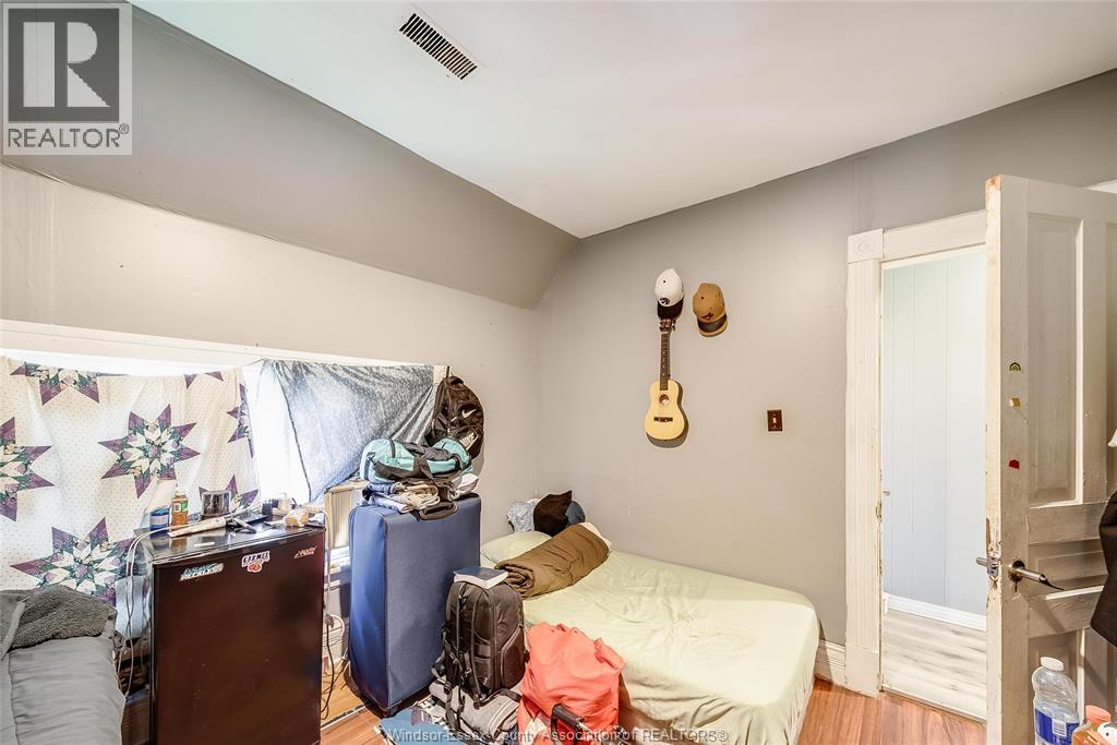120 TALBOT STREET West — photo 15