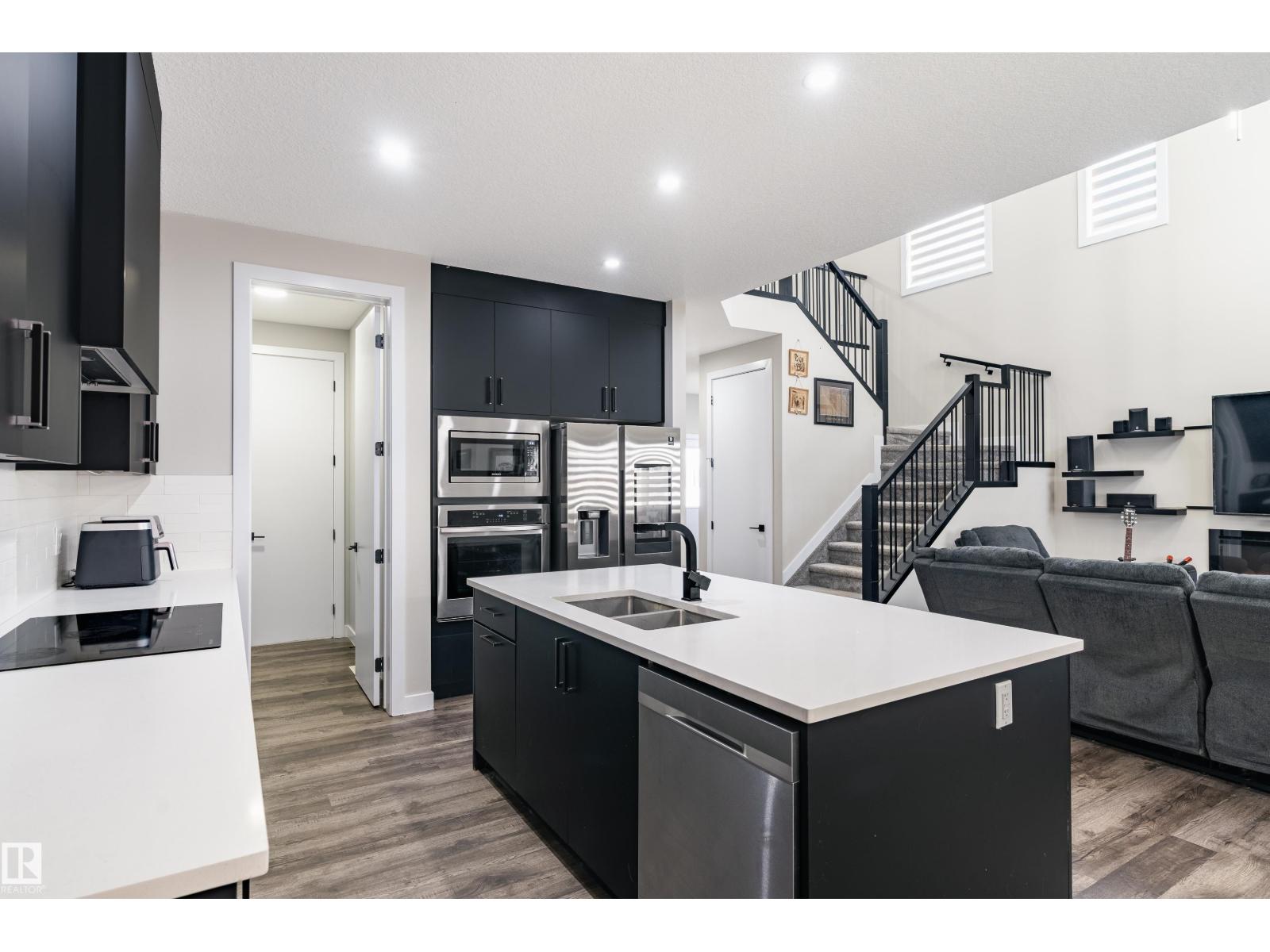 2 Edison DR, St. Albert