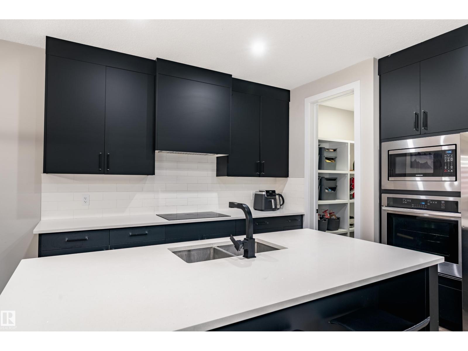 2 Edison DR, St. Albert