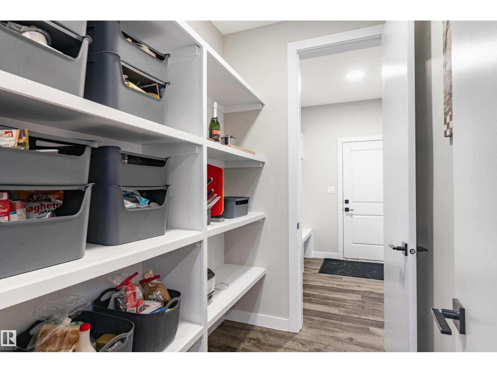 2 Edison DR, St. Albert