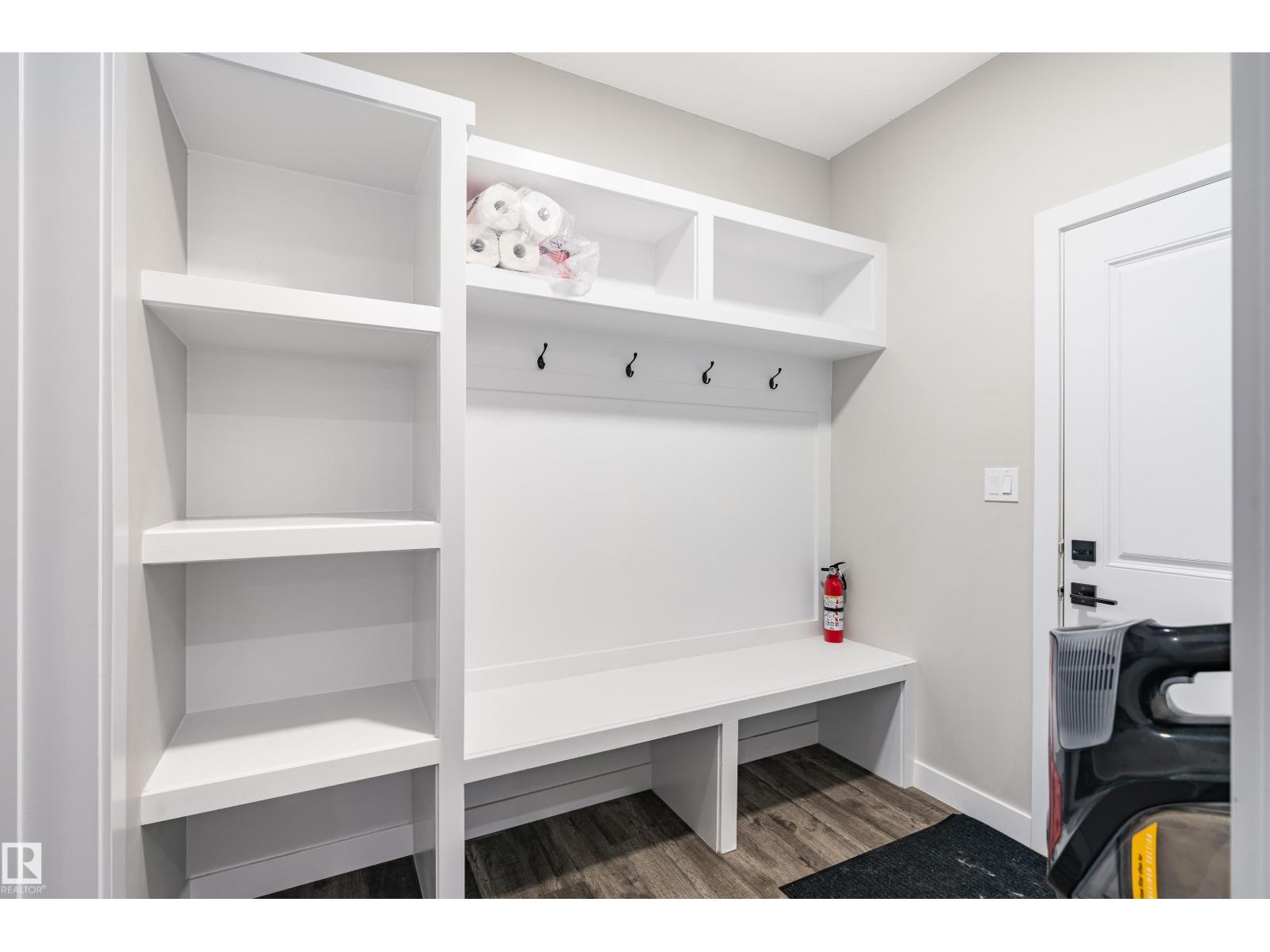 2 Edison DR, St. Albert