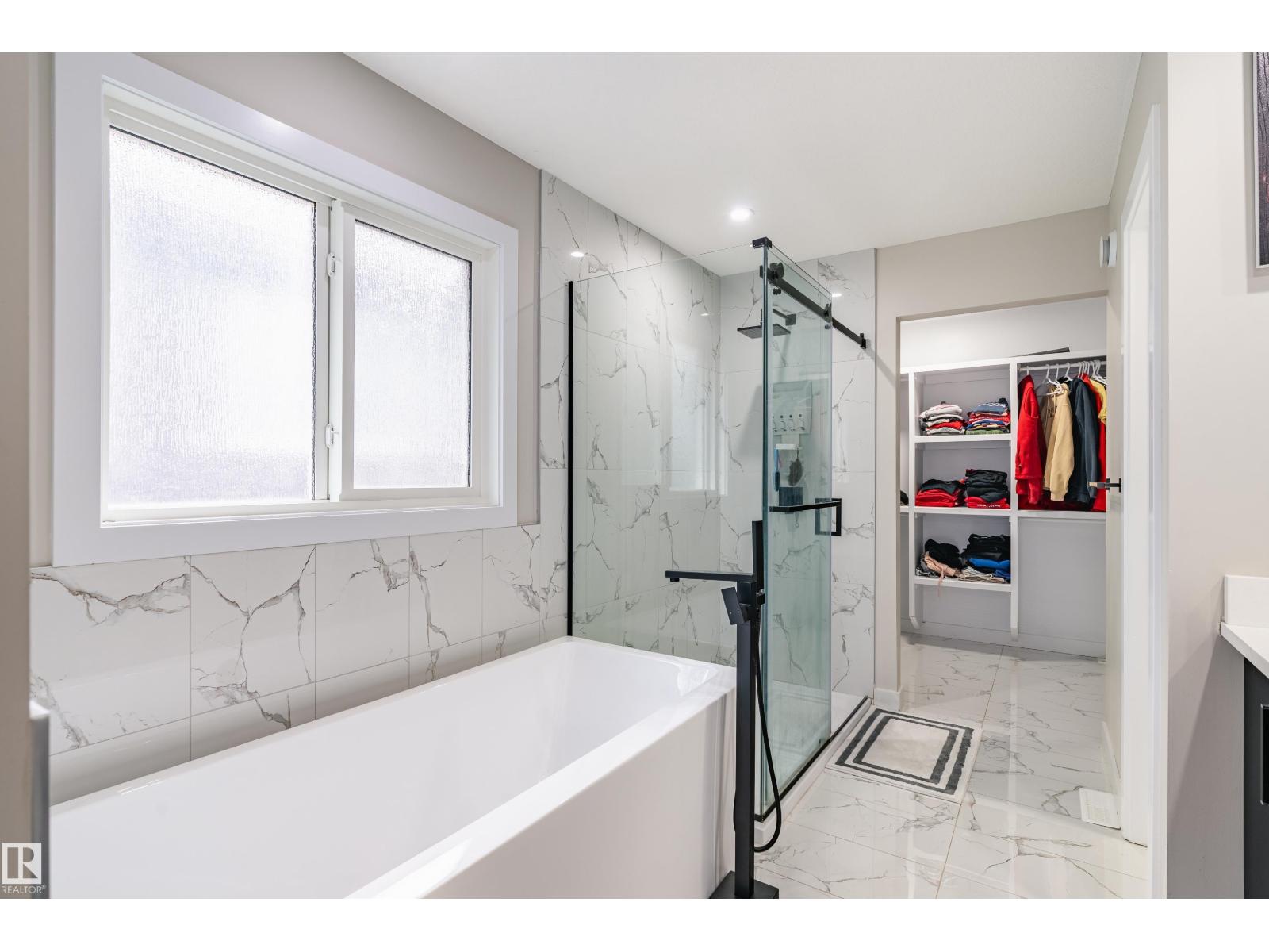 2 Edison DR, St. Albert