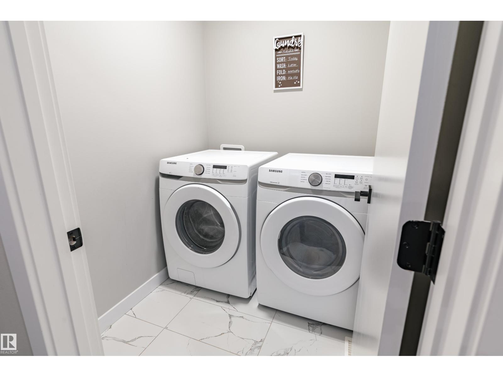 2 Edison DR, St. Albert