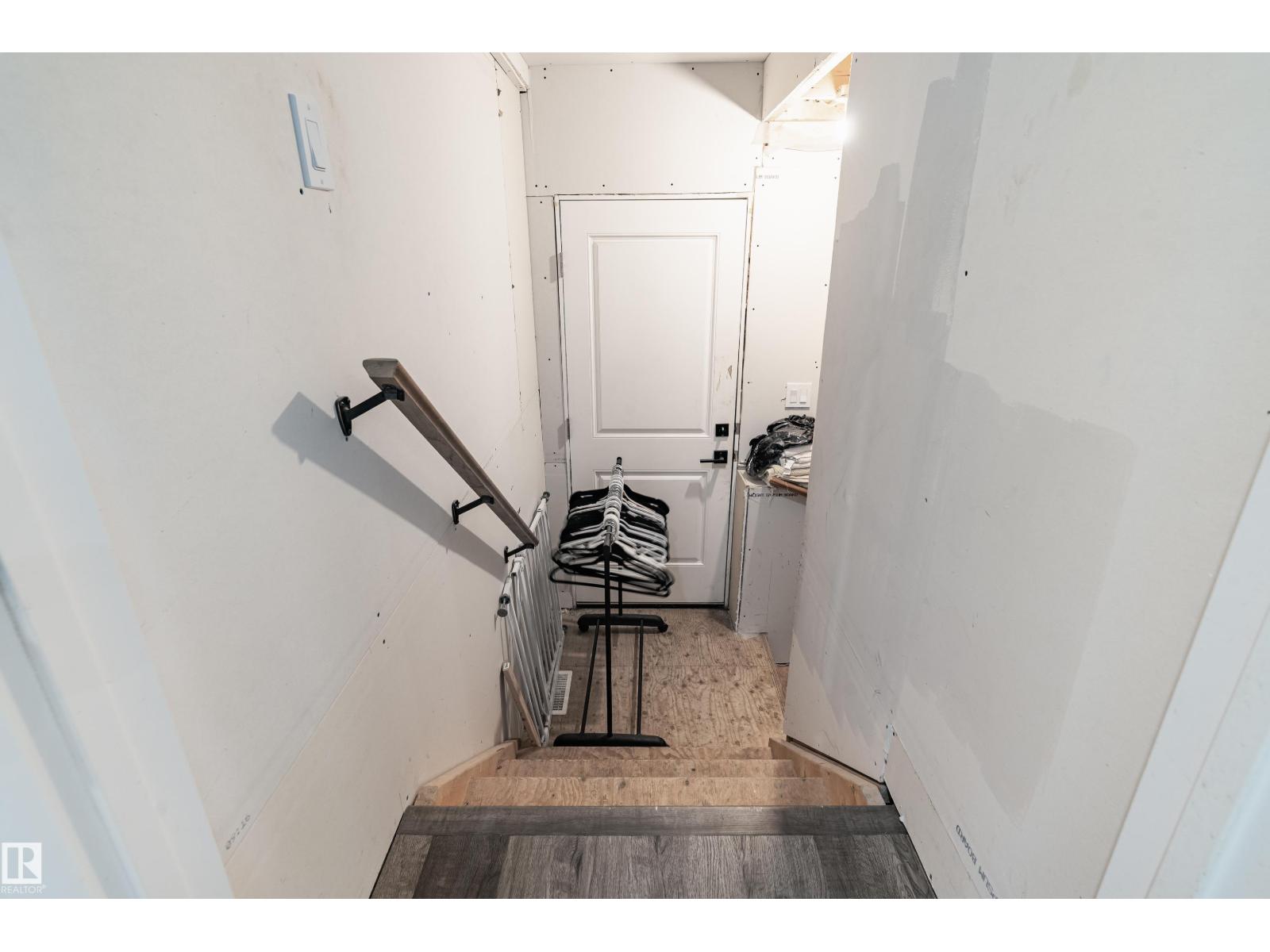 2 Edison DR, St. Albert