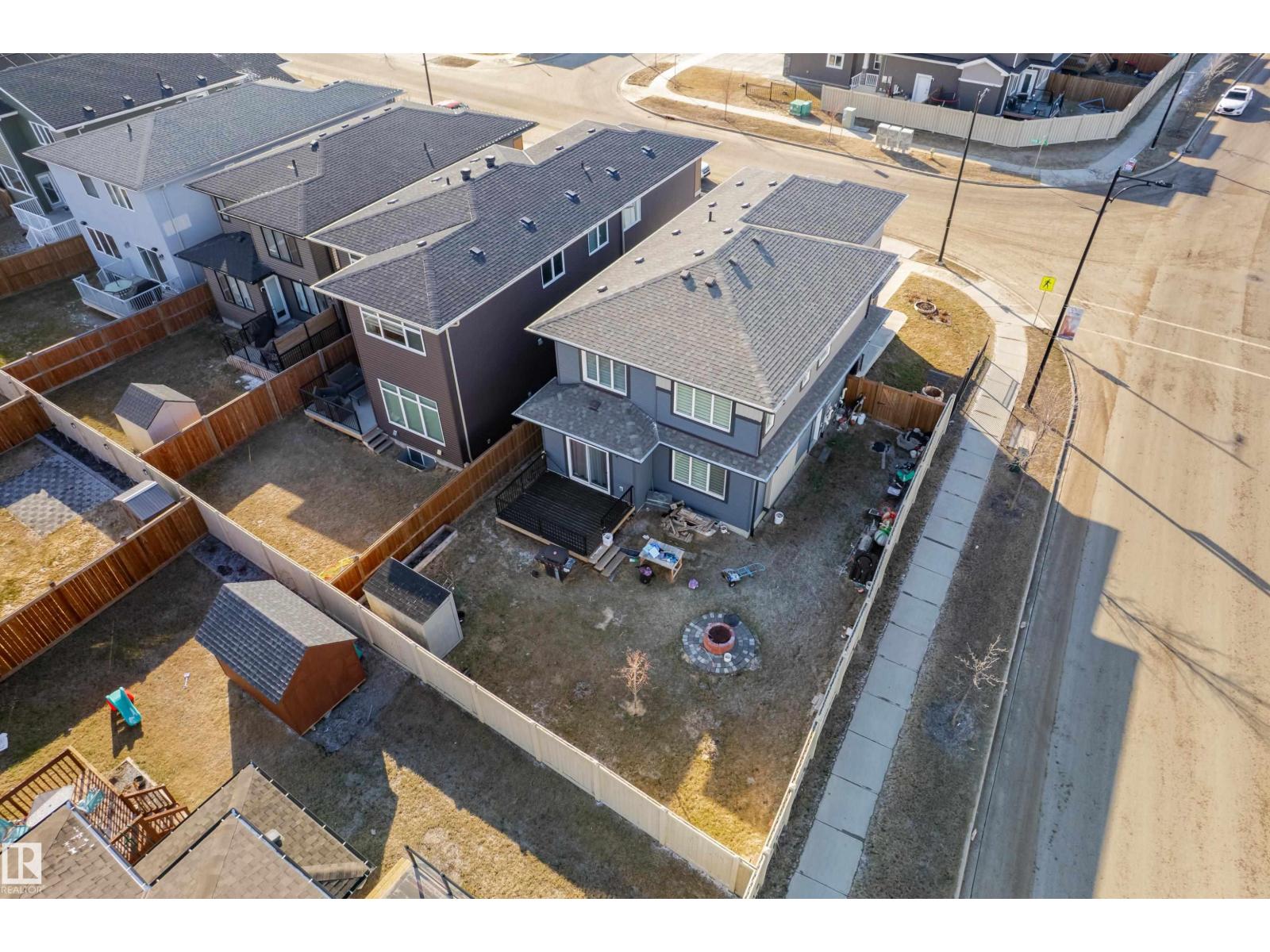 2 Edison DR, St. Albert