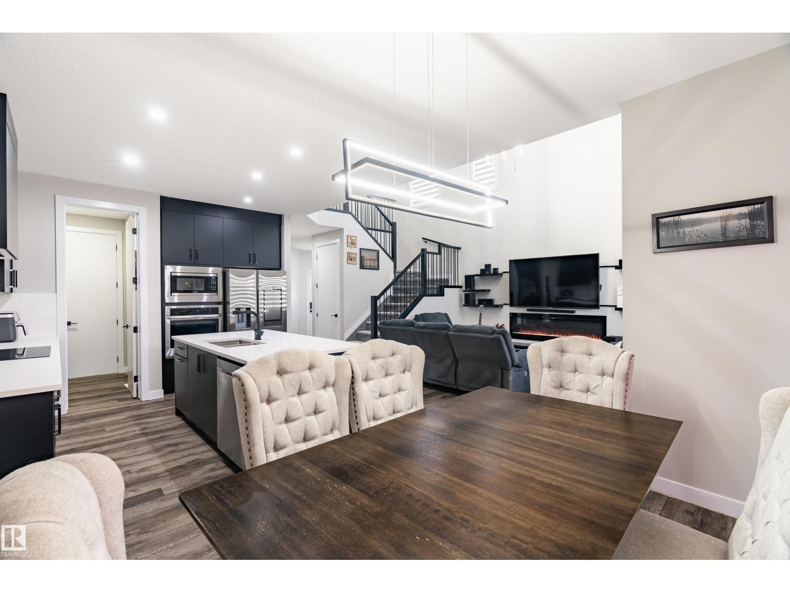 2 Edison DR, St. Albert