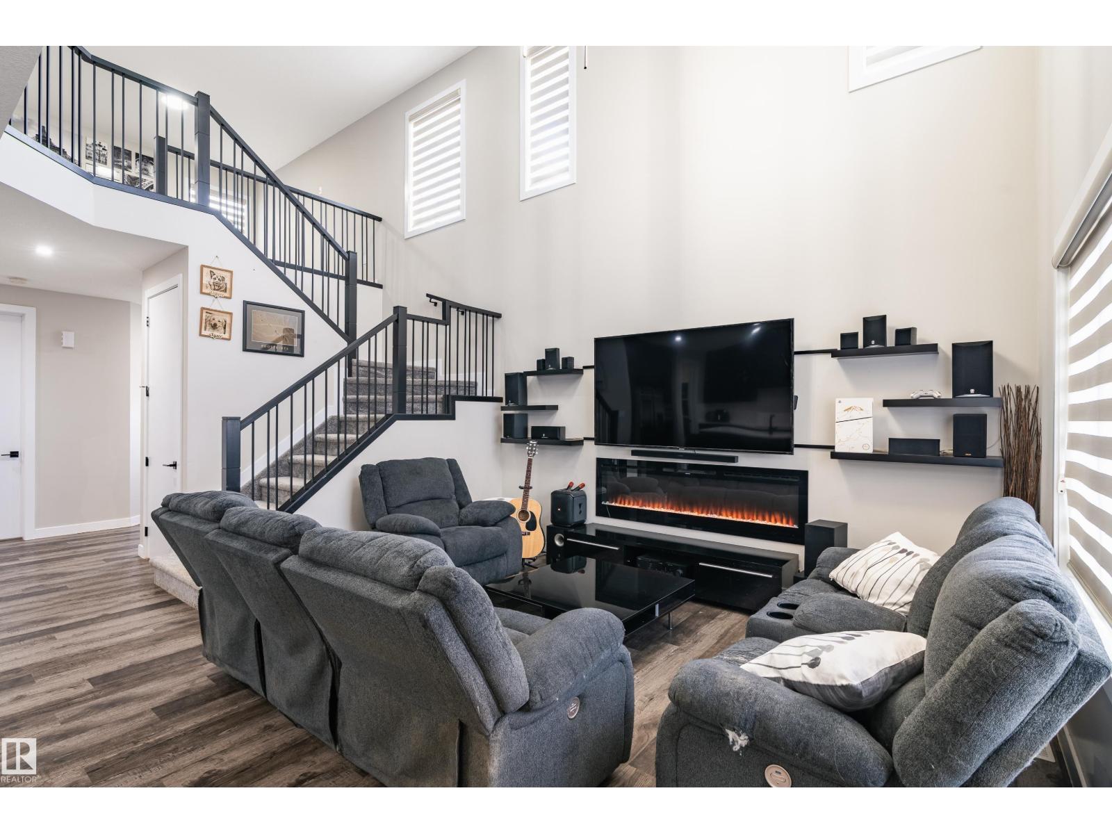 2 Edison DR, St. Albert