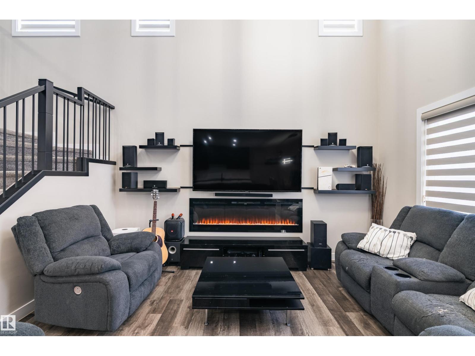 2 Edison DR, St. Albert