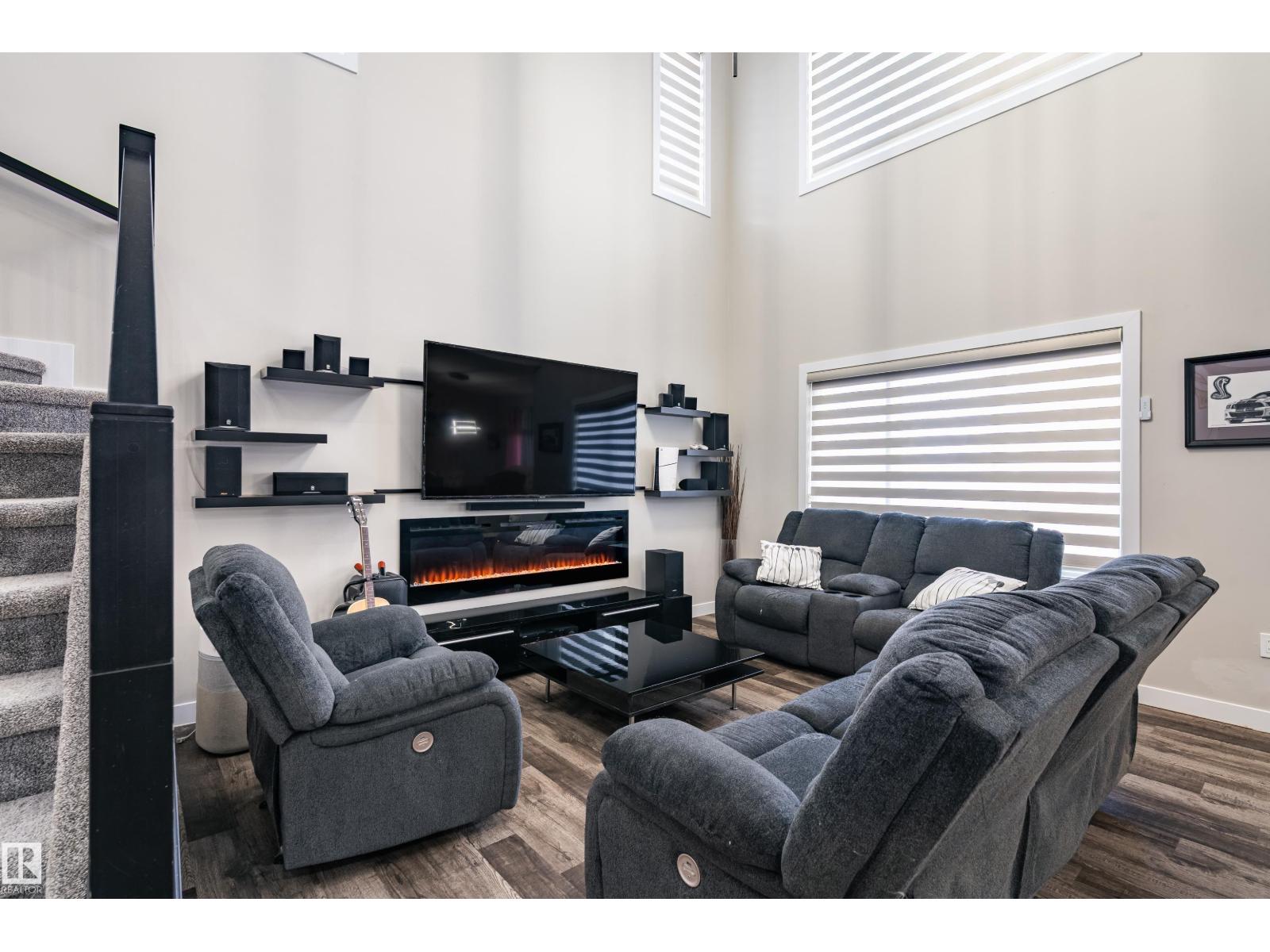 2 Edison DR, St. Albert