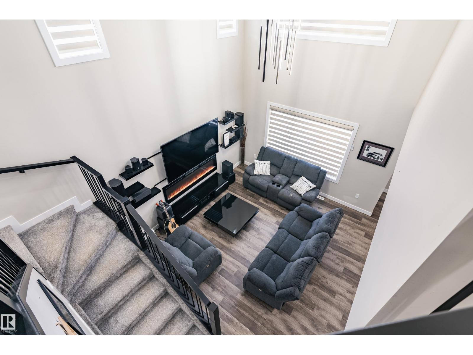 2 Edison DR, St. Albert